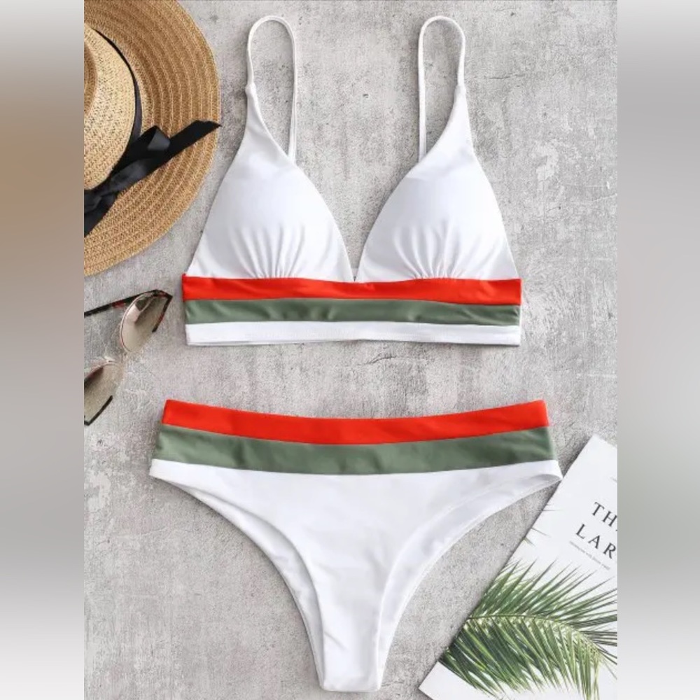 Low Cut Color Block Bikini Set - White M